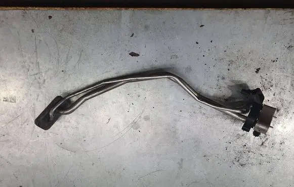 Air conditioning (A/C) pipe/hose