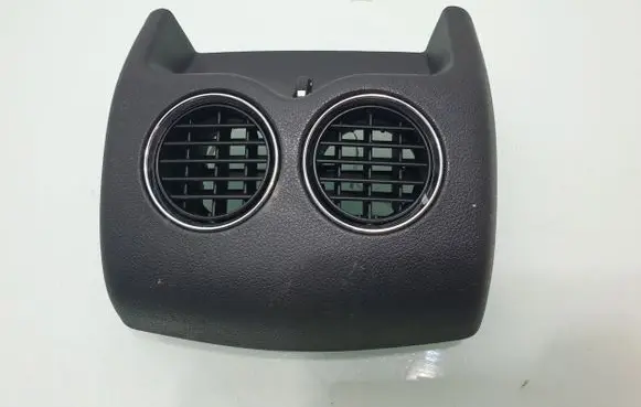 Rear air vent grill