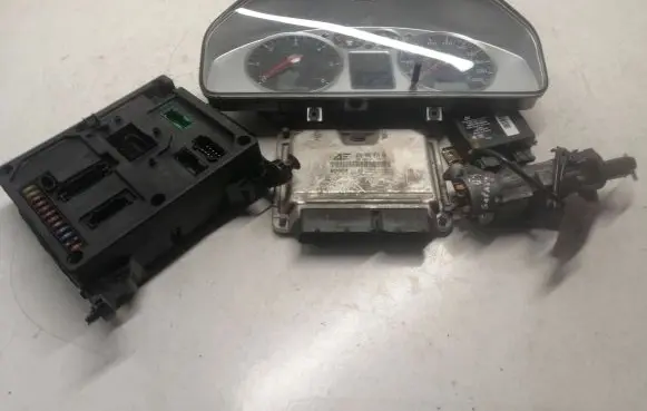 Engine ECU kit and lock set