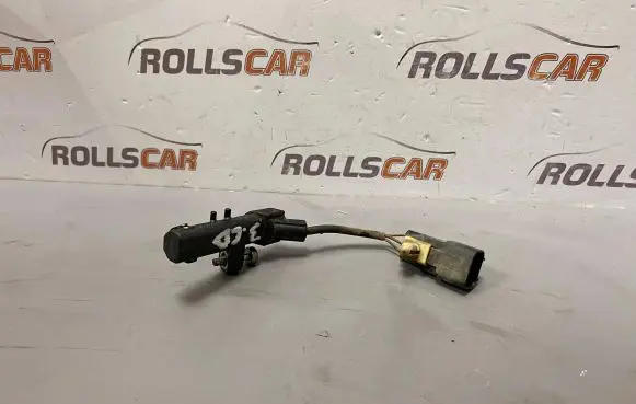 Land Rover Range Rover L322 Crankshaft position sensor 4R8Q6C315