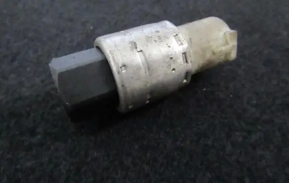 Ford Transit - Tourneo Connect Air conditioning (A/C) pressure sensor 95BW19E561AA 95BW-19E561-AA