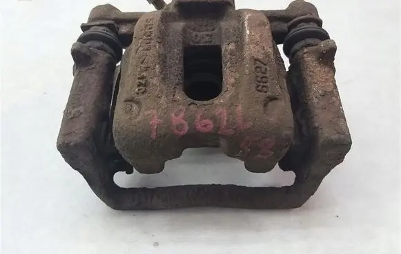 Mercedes-Benz Vaneo W414 Rear brake caliper