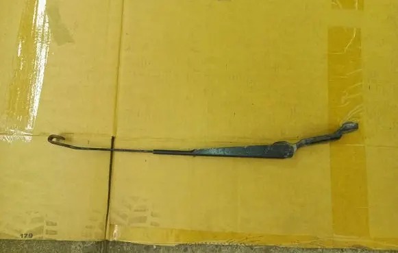 Renault Clio II Front wiper blade arm 8200030394 7700847571