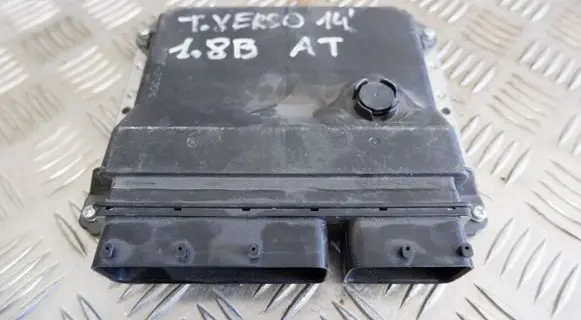 Toyota Verso Engine control unit/module 896610F430