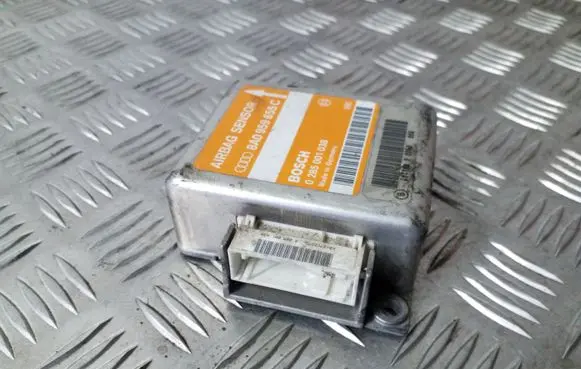 Audi A6 S6 C4 4A Airbag control unit/module 8A0959655C 0285001038