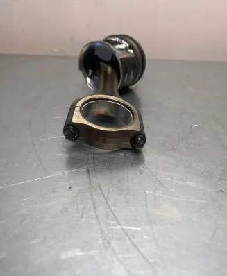 Volvo S60 Piston with connecting rod 75l101