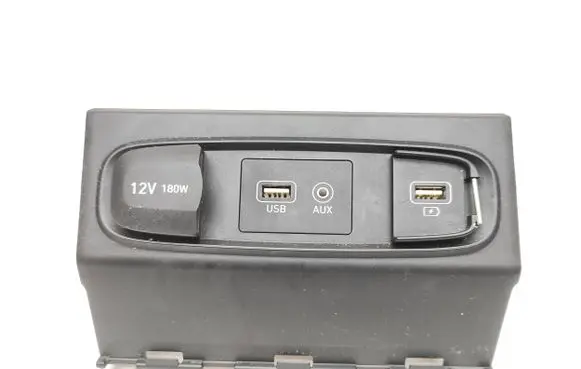 Hyundai Santa Fe USB socket connector 96120S1100 TMMF1902150918
