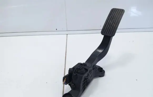 Hyundai Ioniq Accelerator throttle pedal DH32728G2100
