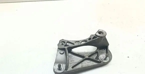 BMW 7 E65 E66 Engine mounting bracket 6758427 22116758427