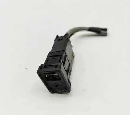 Toyota Hilux (AN10, AN20, AN30) AUX in-socket connector 861900K030A