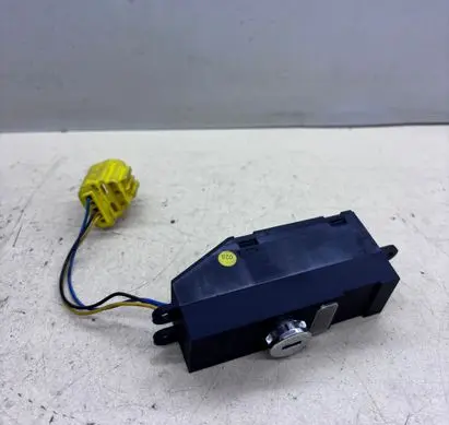 Volkswagen Touareg I Passenger airbag on/off switch 7L6919211
