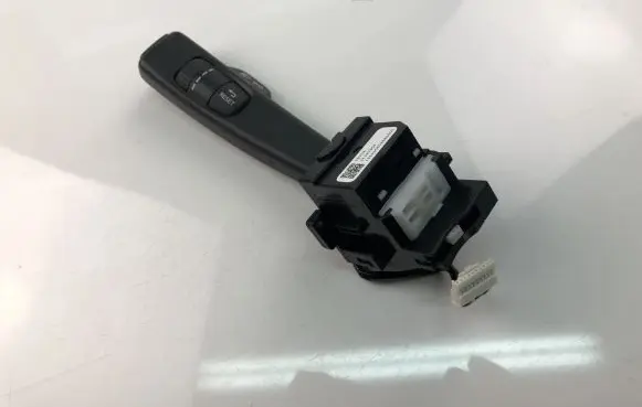 Volvo XC70 Indicator stalk 31327904
