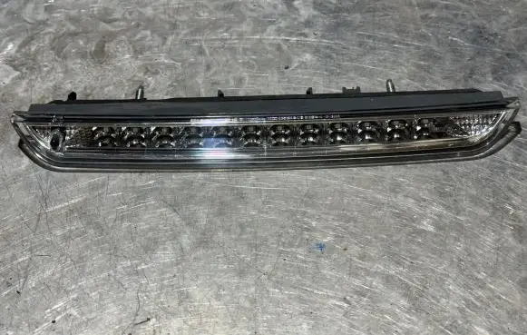 Citroen C4 III e-C4 Third/center stoplight 9811951080