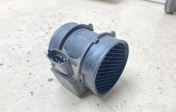 Opel Vectra B Mass air flow meter 5wk9606z Z9096XMG 877690890