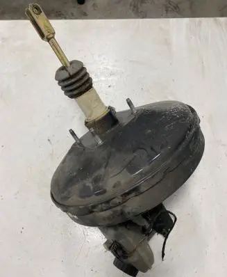 Mercedes-Benz Vito Viano W638 Brake booster A0004307708 18301A 136877
