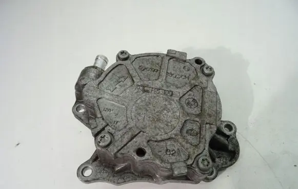 Audi A4 S4 B8 8K Vacuum pump 03L145100F