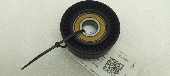 Mercedes-Benz A W176 Belt tensioner pulley A6402020419