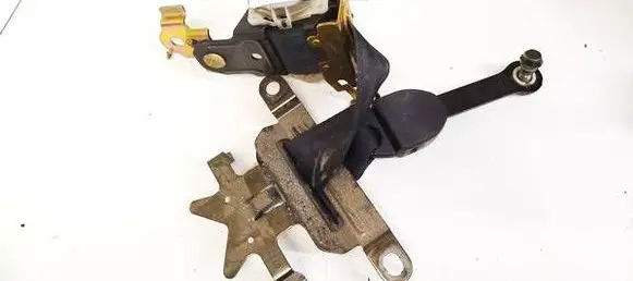 Toyota Corolla Verso AR10 Middle seatbelt (rear) 