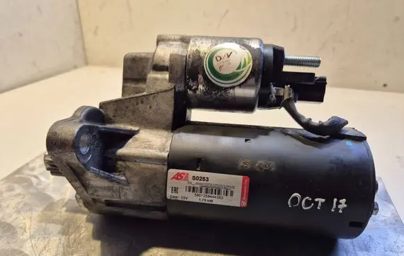 Skoda Octavia Mk2 (1Z) Starter motor S0253