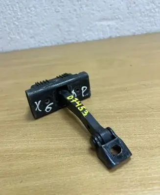 BMW X6 E71 Front door check strap stopper 7141024 D7453