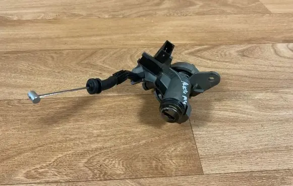 Audi A4 S4 B7 8E 8H Tailgate exterior lock 8E0827573