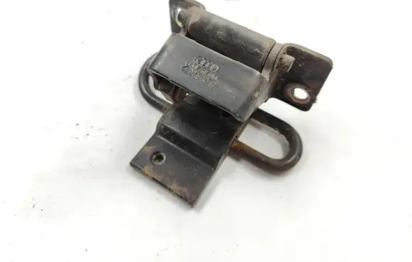 Audi A4 S4 B5 8D Rear door lower hinge 4A0833411A