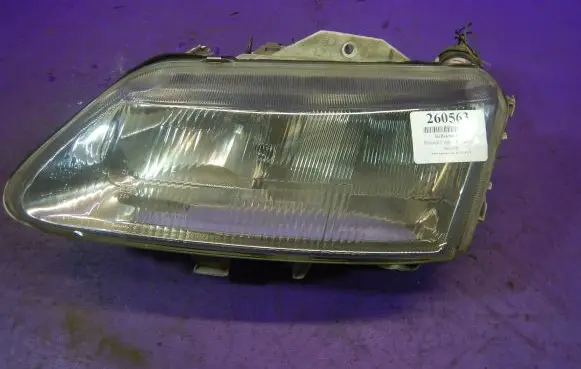 Renault Laguna I Headlight/headlamp