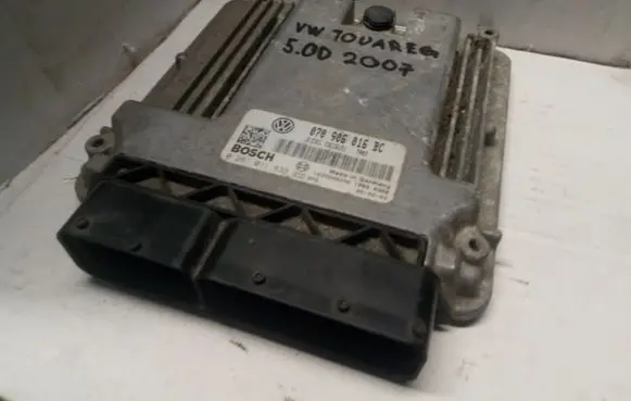 Volkswagen Touareg I Engine control unit/module ECU 0281011839 070906016BC