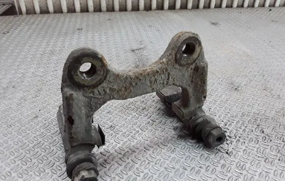 Renault Megane II Brake caliper pad carrier rear 