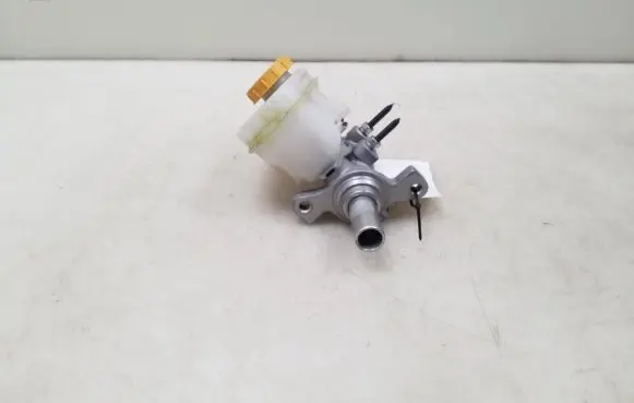Subaru Legacy Master brake cylinder