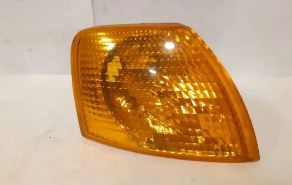 Volkswagen PASSAT B5 Front indicator light 3B0953050
