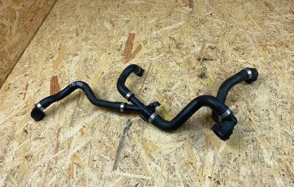 Engine coolant pipe/hose