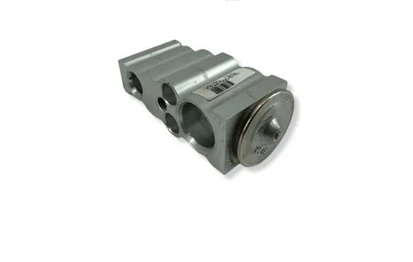 Toyota Yaris XP210 Air conditioning (A/C) expansion valve CZ4475006760