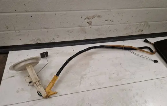 Audi A6 S6 C6 4F Fuel level sensor A2C53023