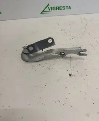 Mazda 2 Engine bonnet/hood hinges