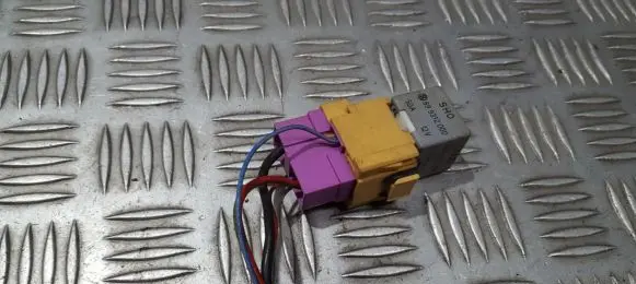 Audi A4 S4 B5 8D Other relay 8D0951253 899312000