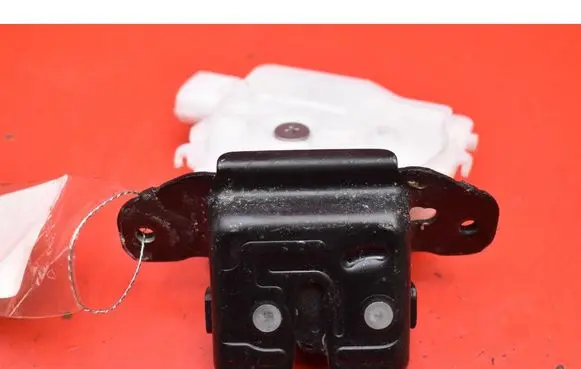 Toyota Yaris Tailgate/trunk/boot lock/catch/latch 