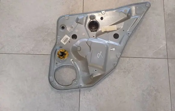 Seat Cordoba (6L) Rear door manual window regulator 6L4839752AB 6L4839756D