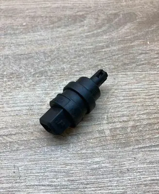 Volkswagen Golf IV Intake air temperature sensor 028906081