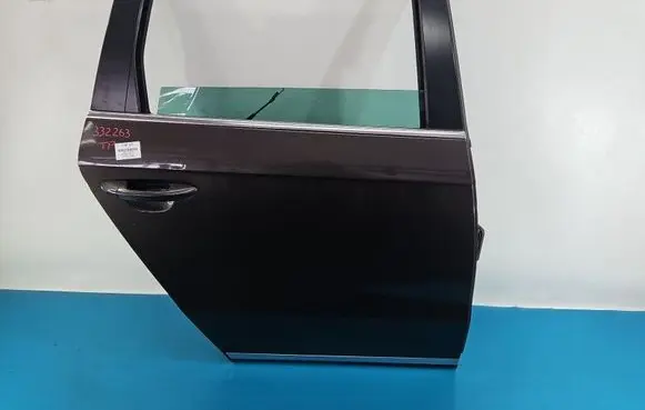 Volkswagen PASSAT B7 Rear door IMPRK1597837