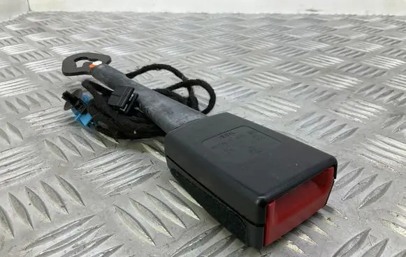 Volkswagen Jetta VI Front seatbelt buckle 5C6857756