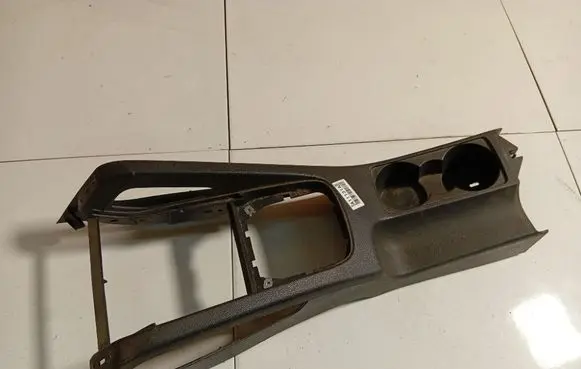Volkswagen Golf V Center console 1K0863243A