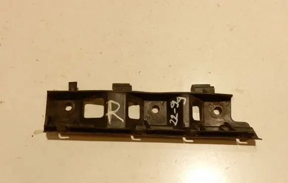 Volkswagen PASSAT B6 Front bumper mounting bracket 3C0807184 2299
