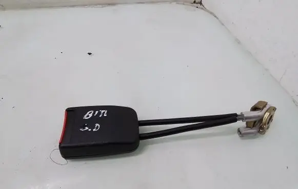 Volkswagen New Beetle Rear seatbelt buckle