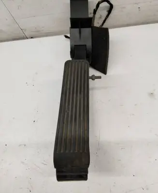 Mercedes-Benz C W203 Accelerator throttle pedal A2113000404