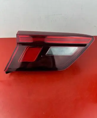 Volkswagen Tiguan Rear/tail lights 5NA945093F