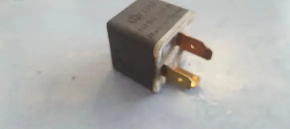 Volkswagen Golf IV Other relay 141951253B