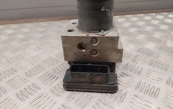 Mercedes-Benz S W222 ABS Pump A2224314512