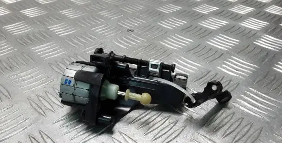 Headlight level adjustment motor