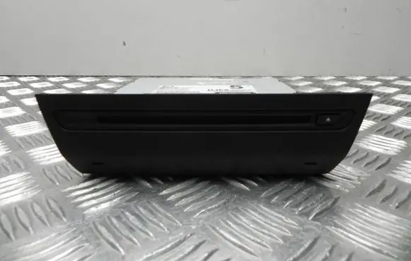 Mazda 3 II Radio/CD/DVD/GPS head unit BJE8669G0C R1510